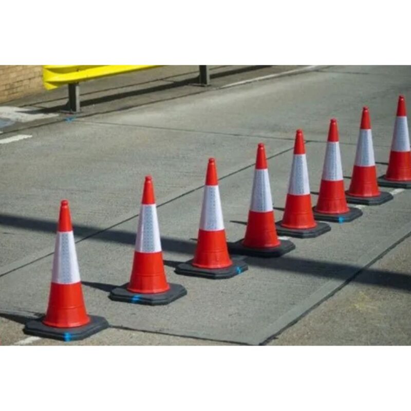 CONO PVC 45cm CON REFLECTIVO Y BASE CAUCHO ANTIVUELCO (03683) - Imagen 11
